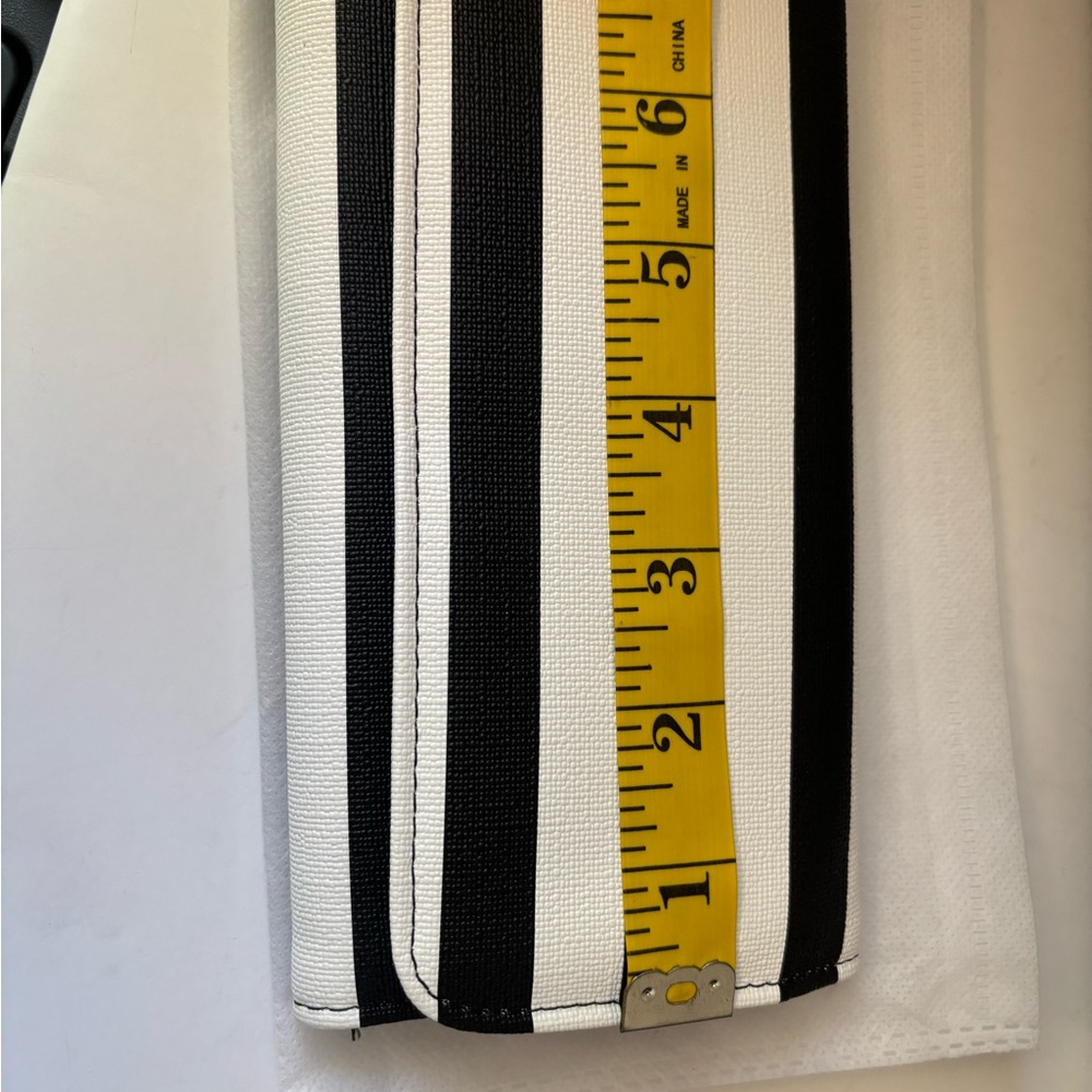 Kut from the Kloth Black & White Leather Wallet NWT - Picture 6 of 7